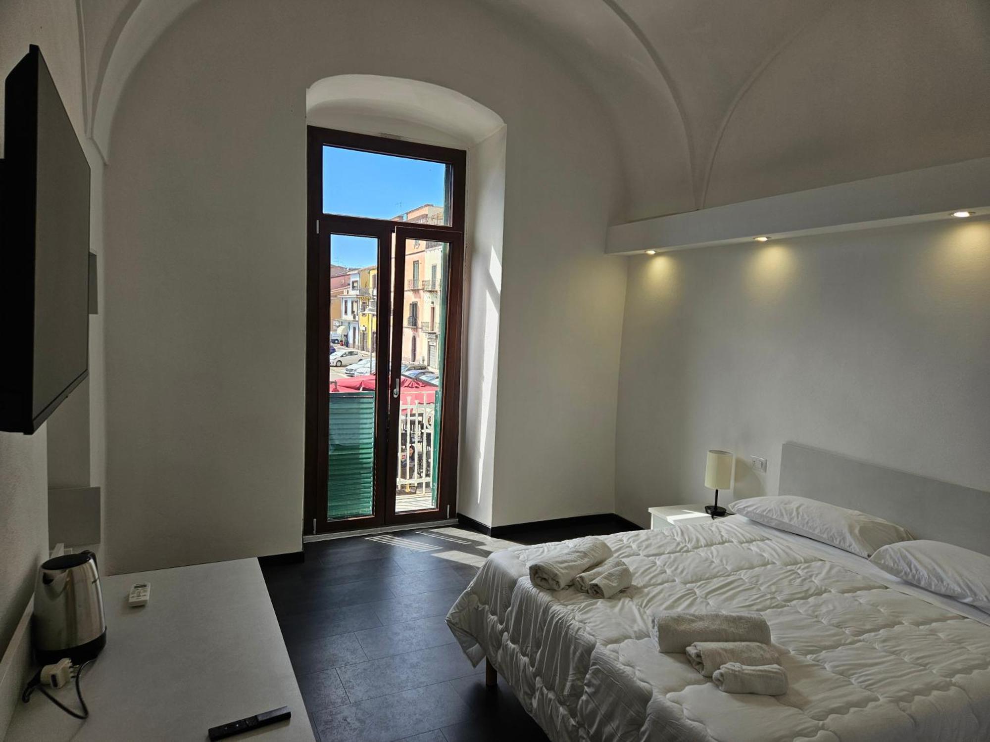 La Dama Del Castello Hotel Боза Екстериор снимка