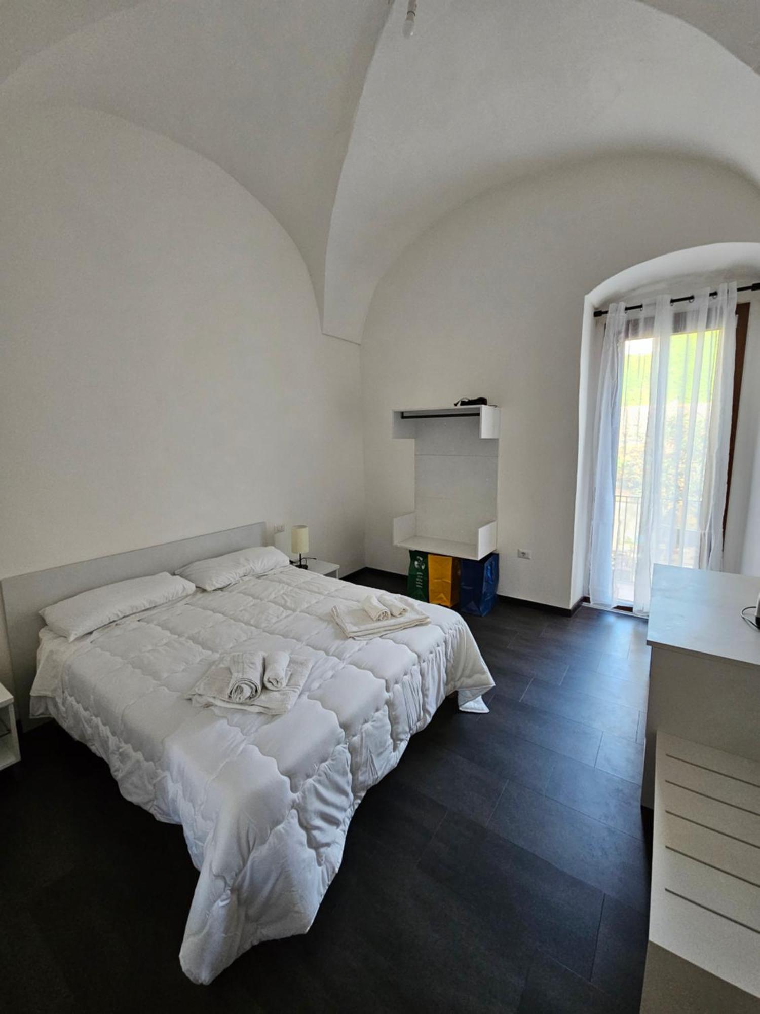 La Dama Del Castello Hotel Боза Екстериор снимка