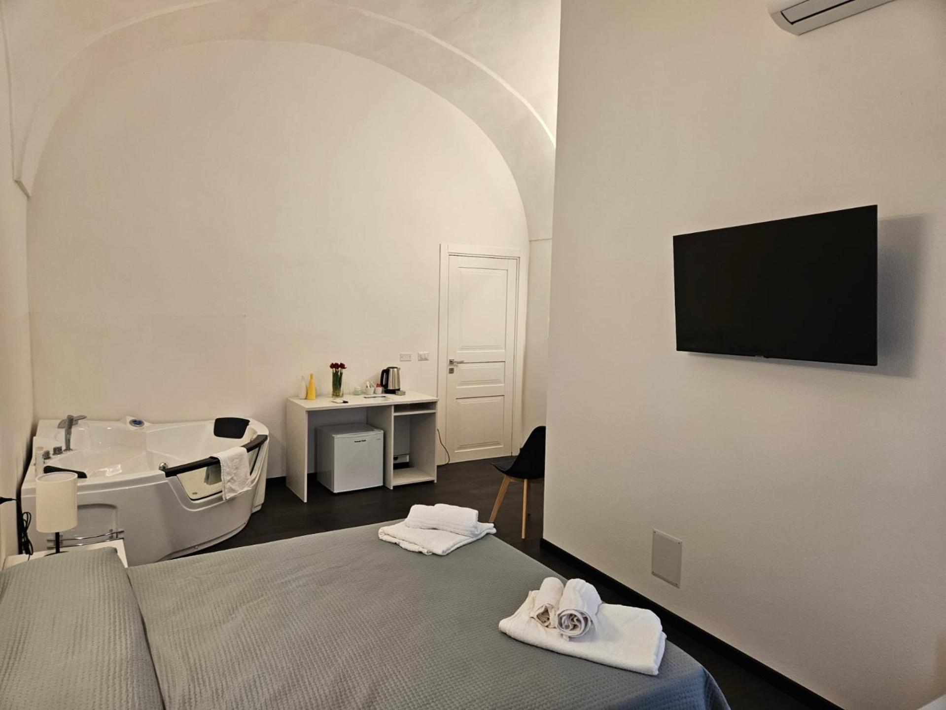 La Dama Del Castello Hotel Боза Екстериор снимка